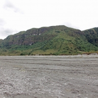 Mount_Pinatubo_2012_12_29_211.jpg