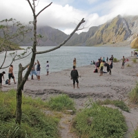 Mount_Pinatubo_2012_12_29_090.jpg